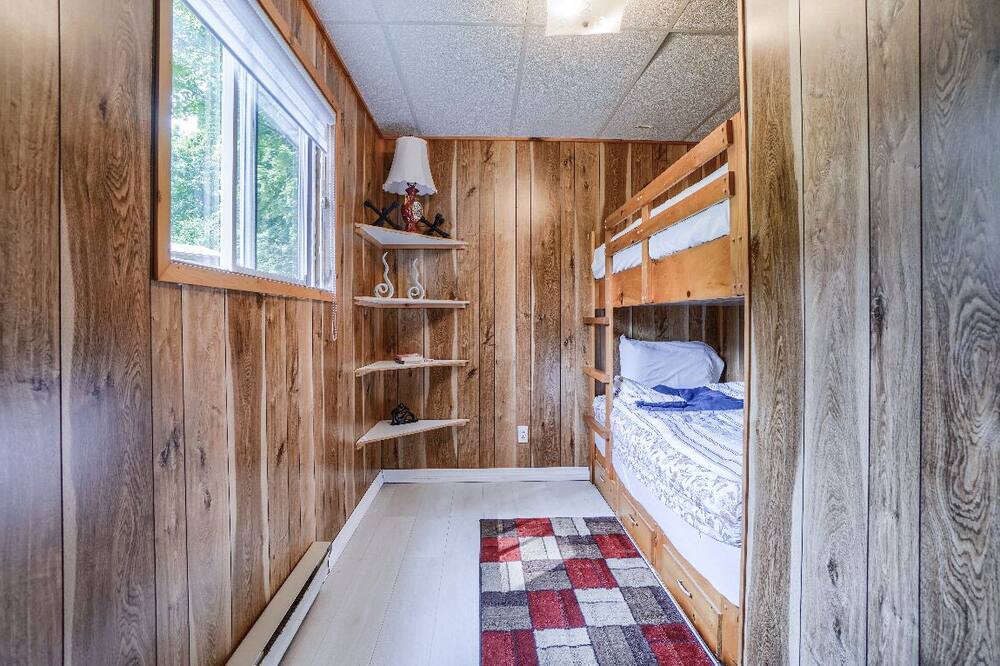 Photo of Bedroom in Coboconk