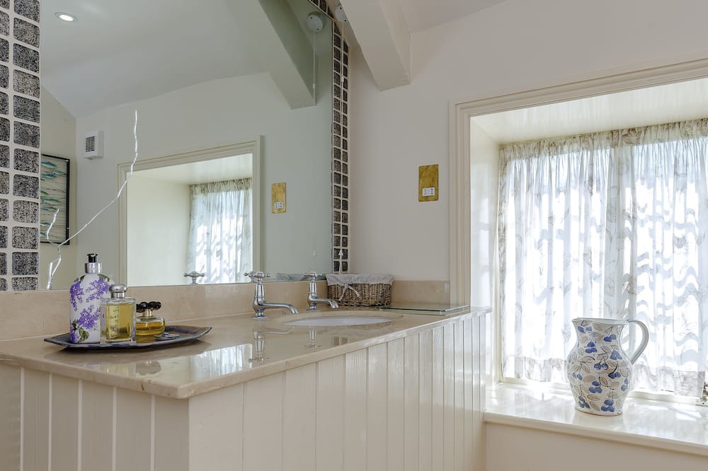 Photo of Kitchen in Swindon