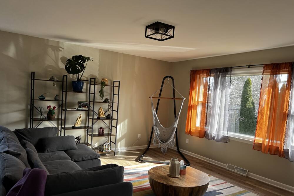 Photo of Livingroom in Urbana