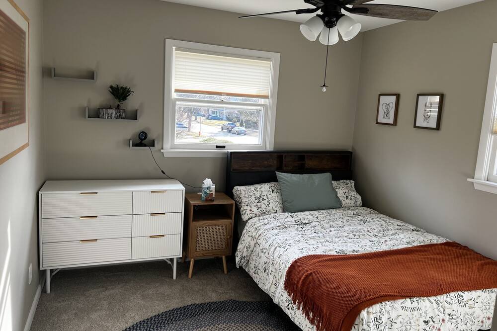 Photo of Bedroom in Urbana