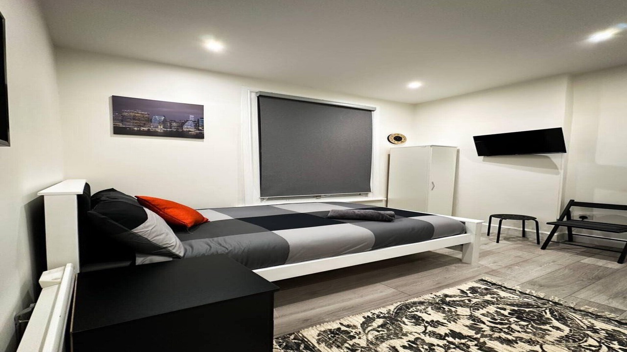 Photo of Others in Ealing Common