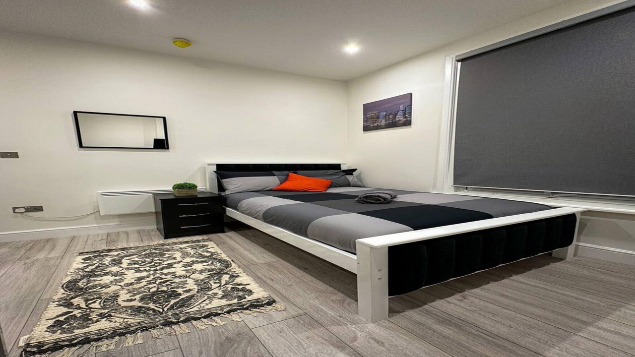 Photo of Others in Ealing Common