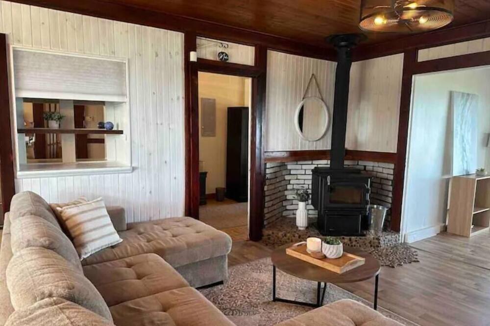 Photo of Livingroom in Leamington