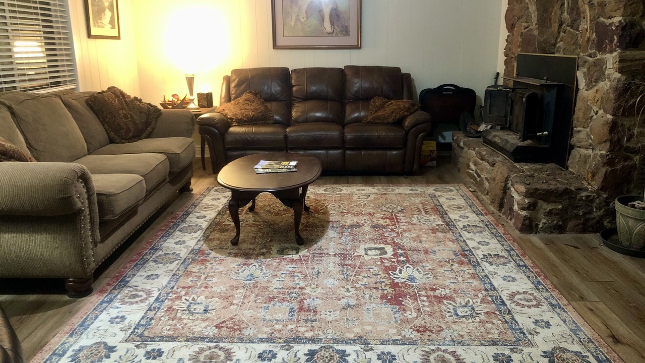 Photo of Livingroom in Uncertain