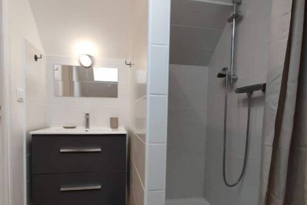 Photo of Bathroom in Jablines