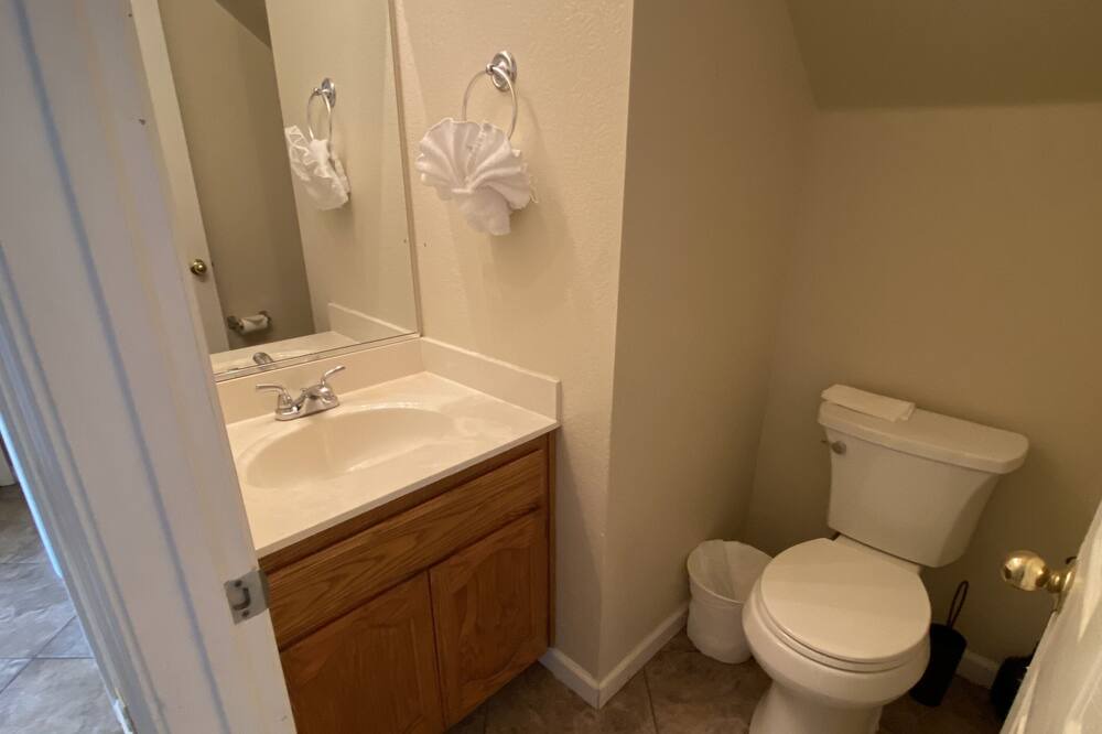 Photo of Bathroom in Lathrop