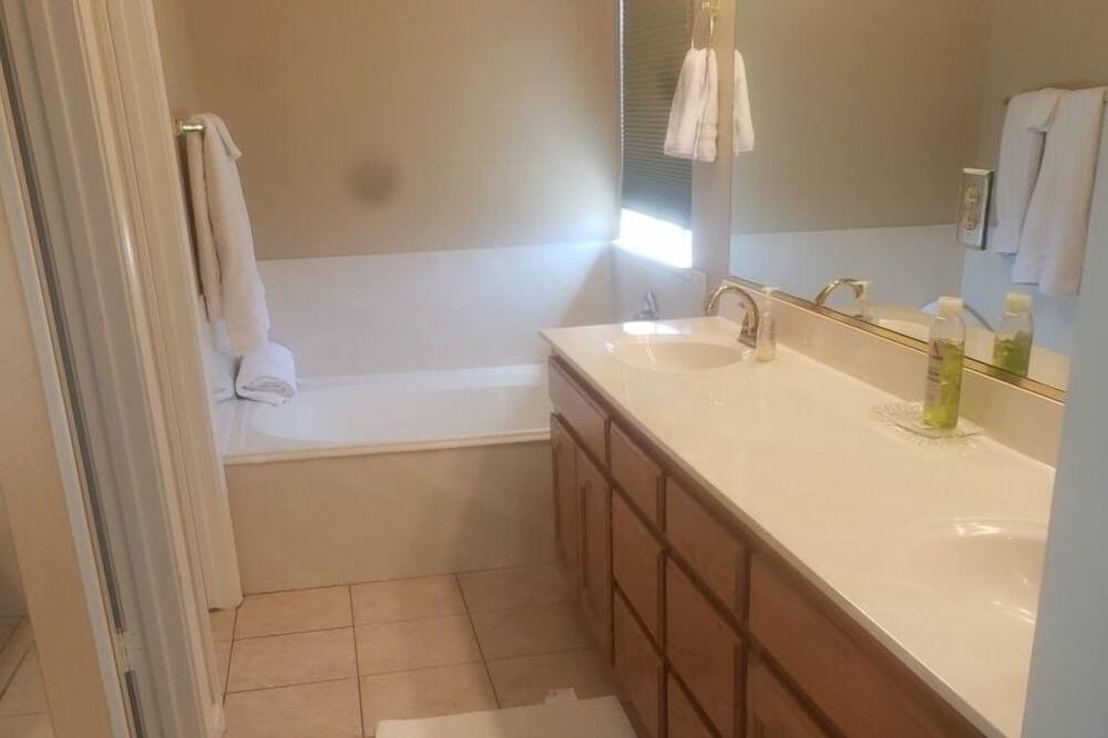 Photo of Bathroom in Lathrop