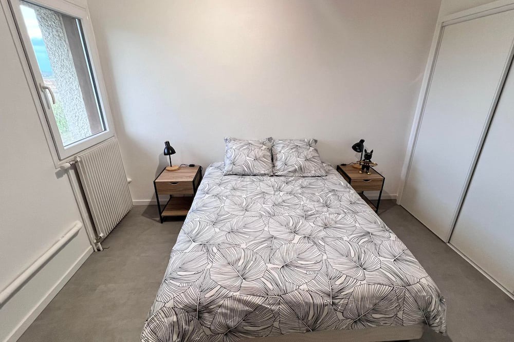 Photo of Bedroom in Vosne-Romanee