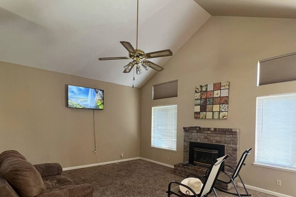 Photo of Bedroom in Lathrop