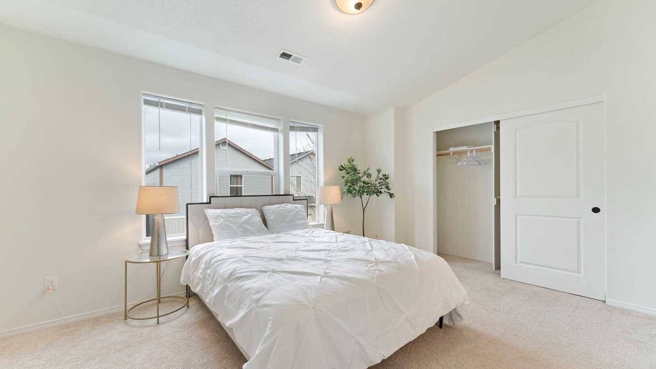 Photo of Others in Powellhurst-Gilbert