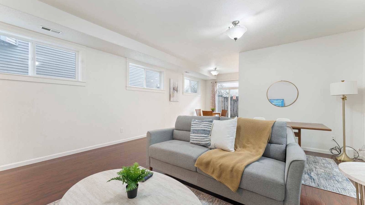 Photo of Others in Powellhurst-Gilbert