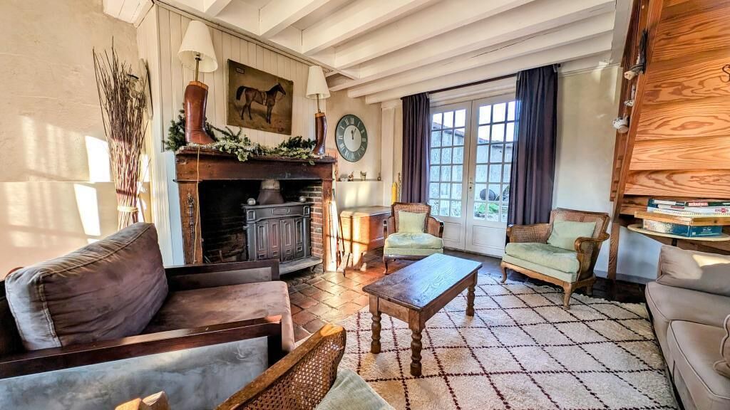 Photo of Livingroom in Les Baux-de-Breteuil