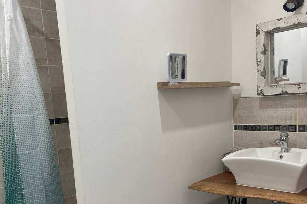Photo of Bathroom in Saint-Grave