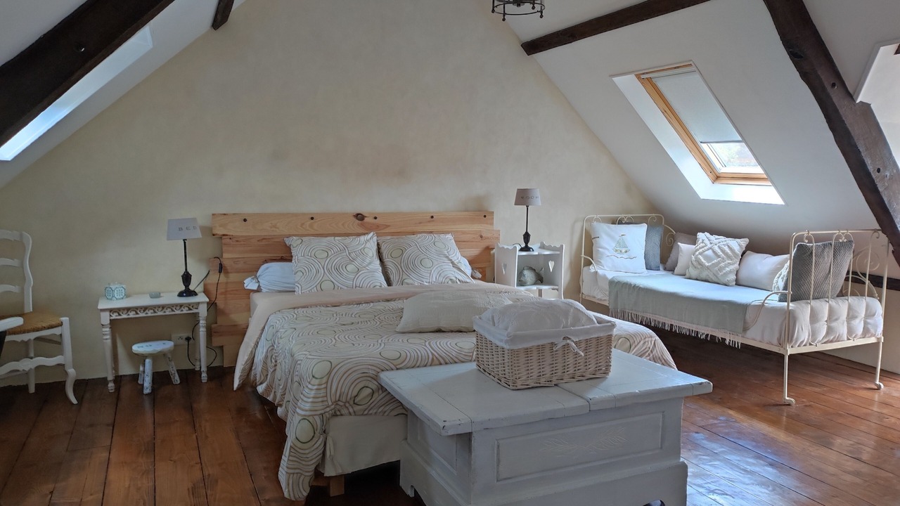 Photo of Others in Les Champs-Geraux