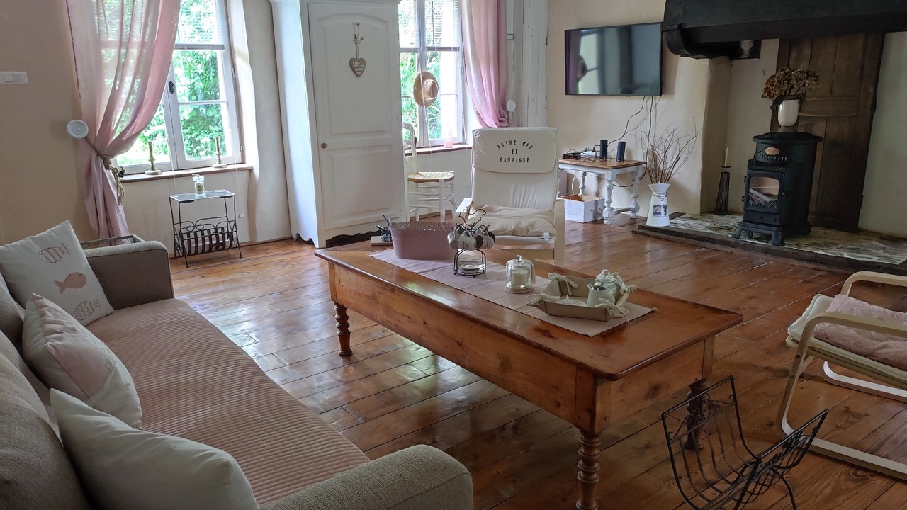 Photo of Others in Les Champs-Geraux