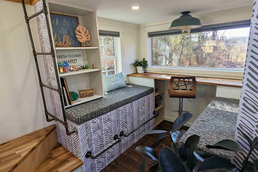 Photo of Others in Tunnel Hill