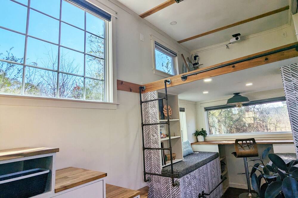 Photo of Others in Tunnel Hill