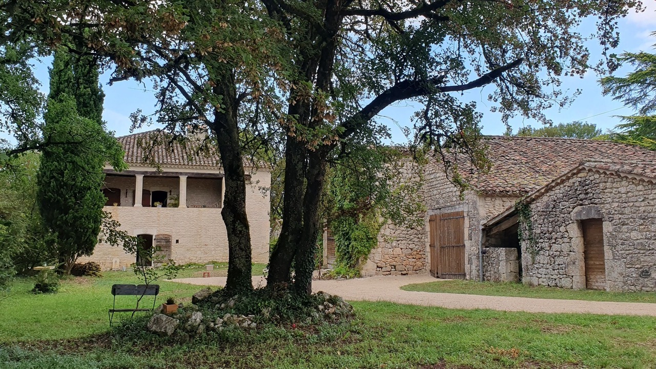Photo of Buildings in Sainte-Alauzie