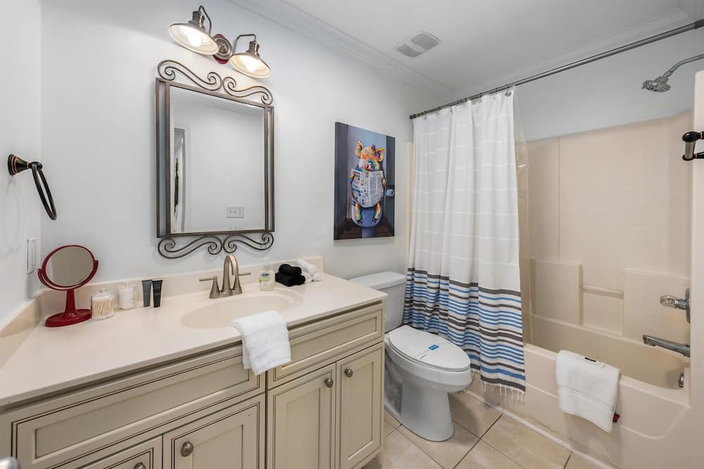 Photo of Bathroom in Helena