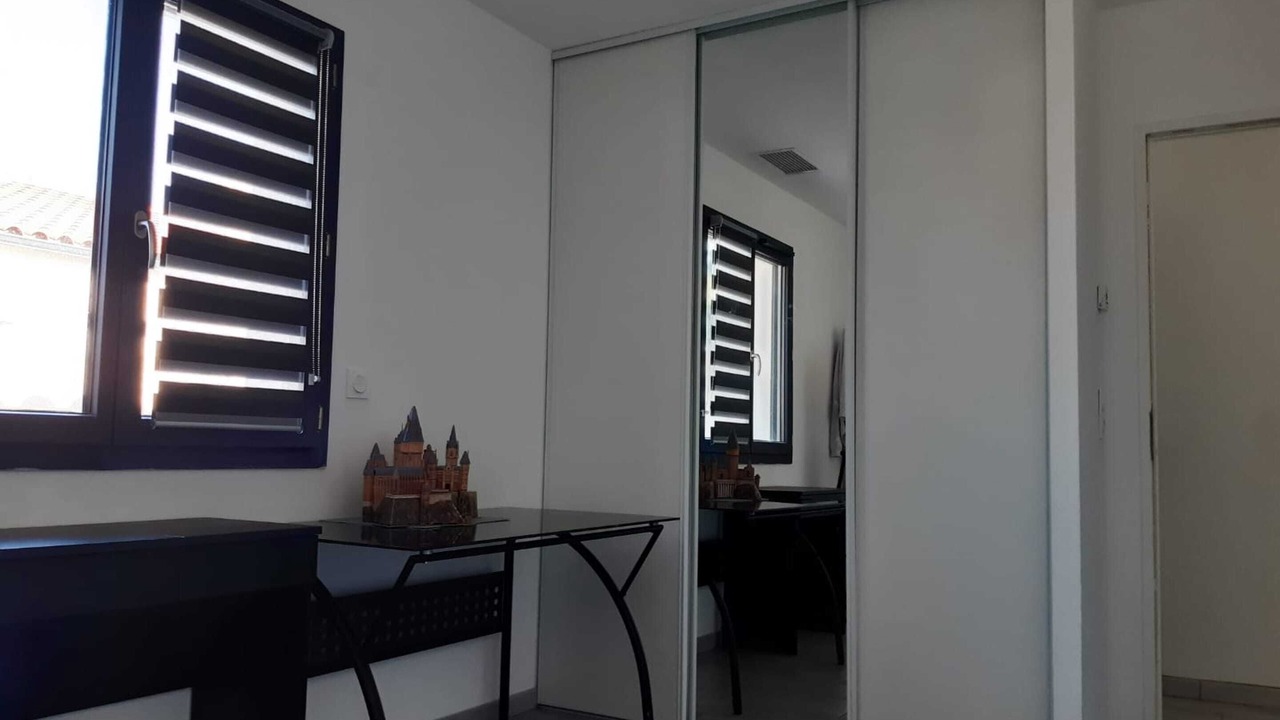 Photo of Others in Pia