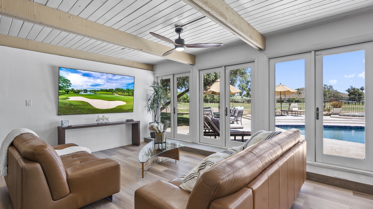 Photo of Livingroom in Moon Mountain Vistas