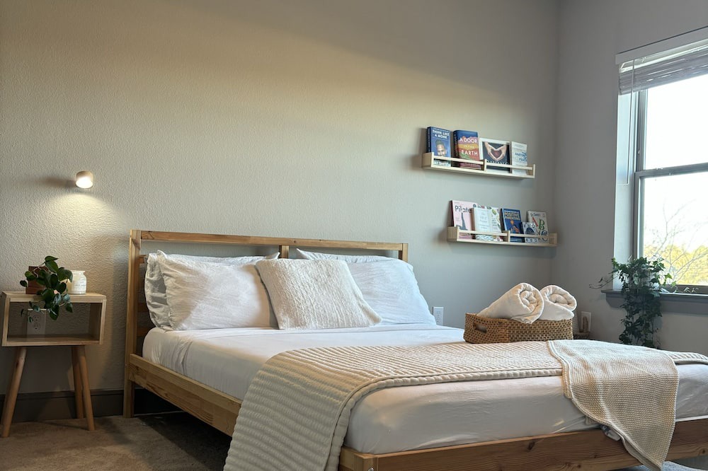 Photo of Bedroom in Addicks
