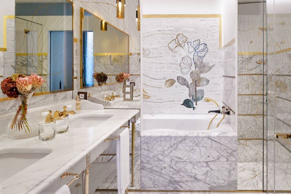 Photo of Bathroom in Downtown Geneva