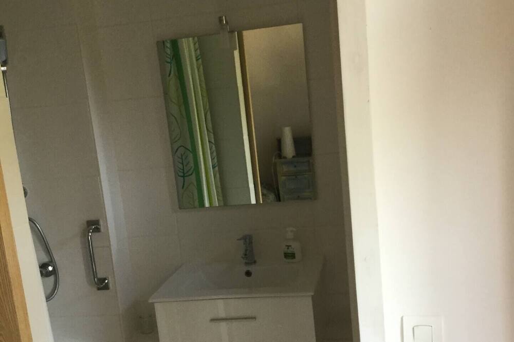 Photo of Bathroom in Levignac-de-Guyenne