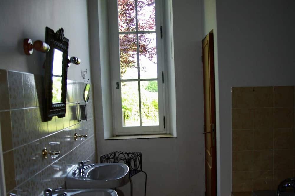 Photo of Bathroom in Levignac-de-Guyenne