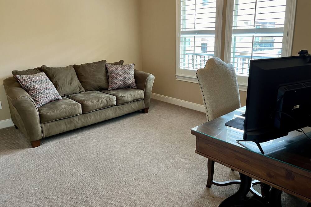 Photo of Livingroom in Spring Branch West