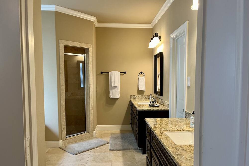 Photo of Bathroom in Spring Branch West