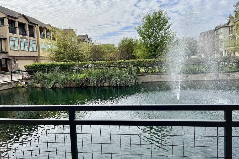 Photo of Outdoor in Spring Branch West