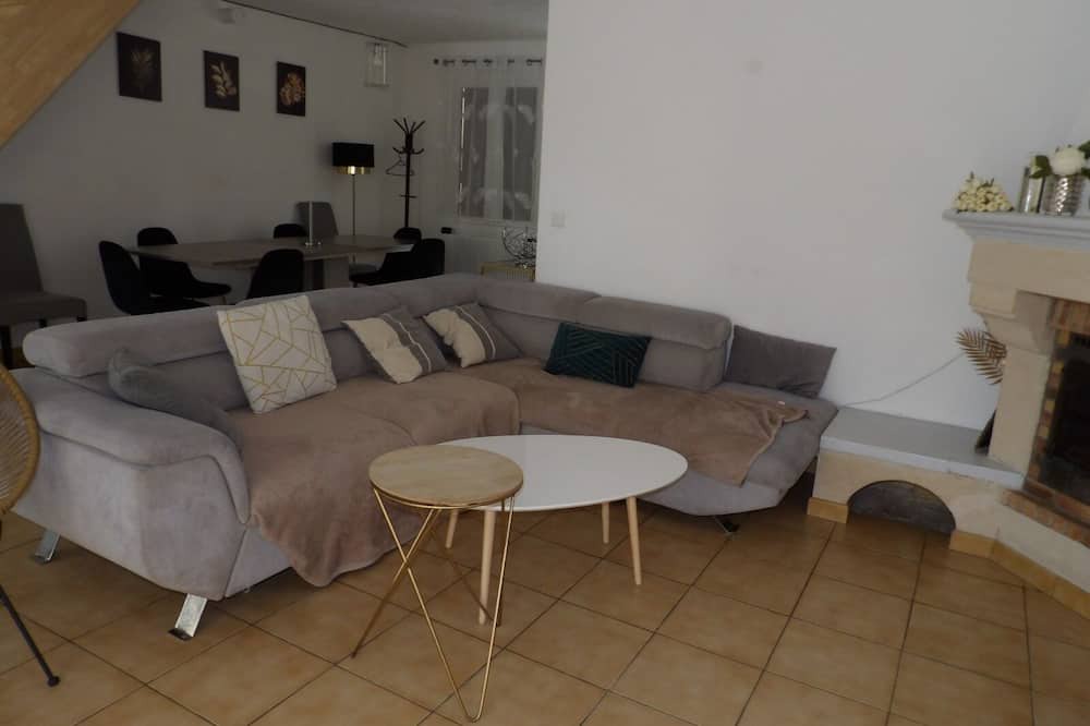 Photo of Livingroom in Montfermeil
