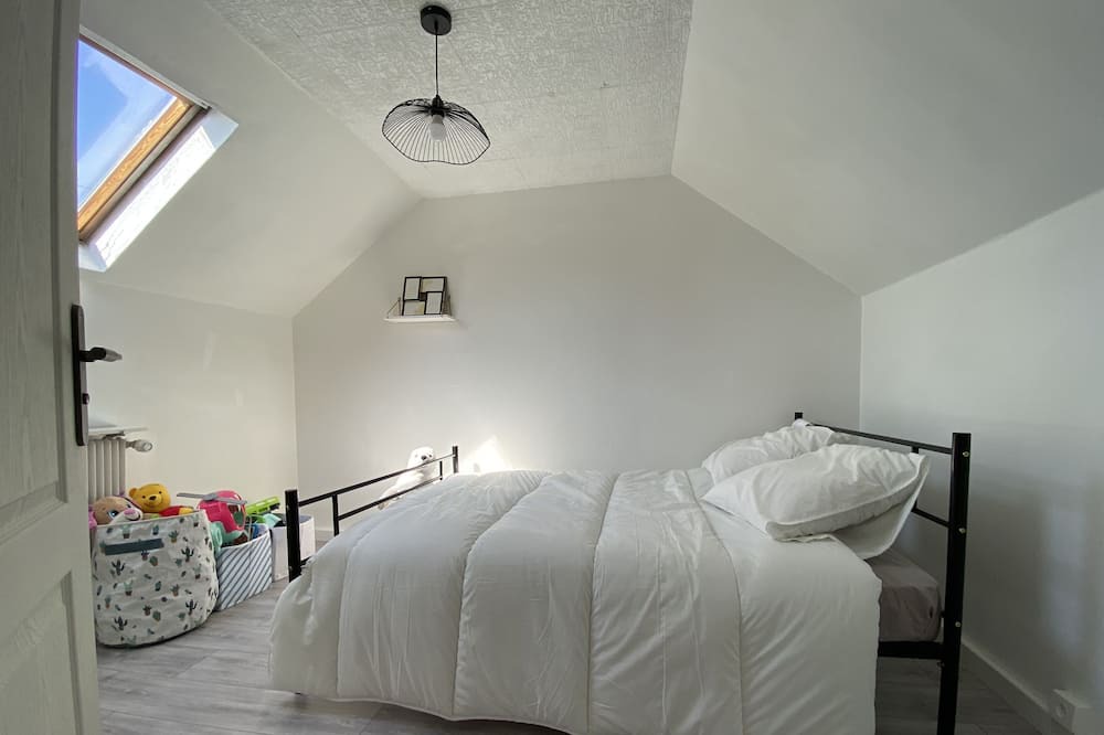 Photo of Bedroom in Montfermeil
