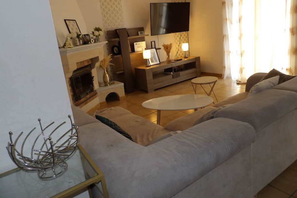 Photo of Livingroom in Montfermeil