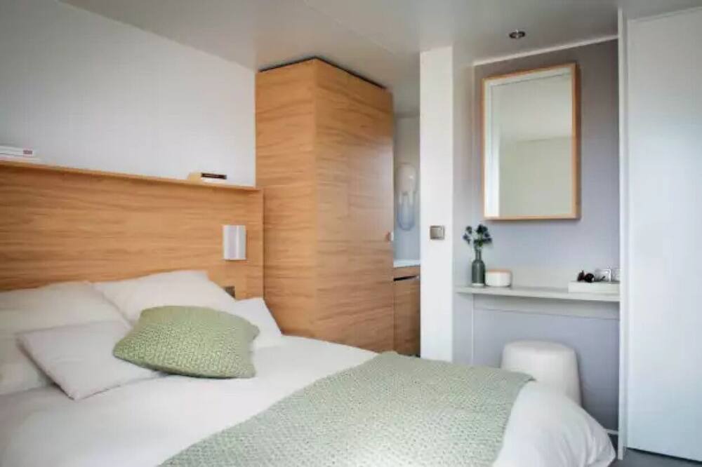 Photo of Bedroom in Mesnard-la-Barotiere