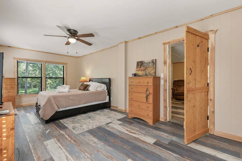 Photo of Bedroom in Hulbert