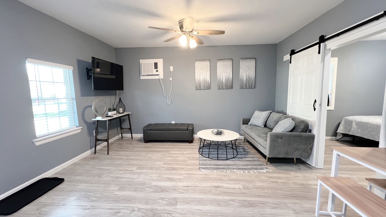 Photo of Livingroom in Lakeview  Jefferson County