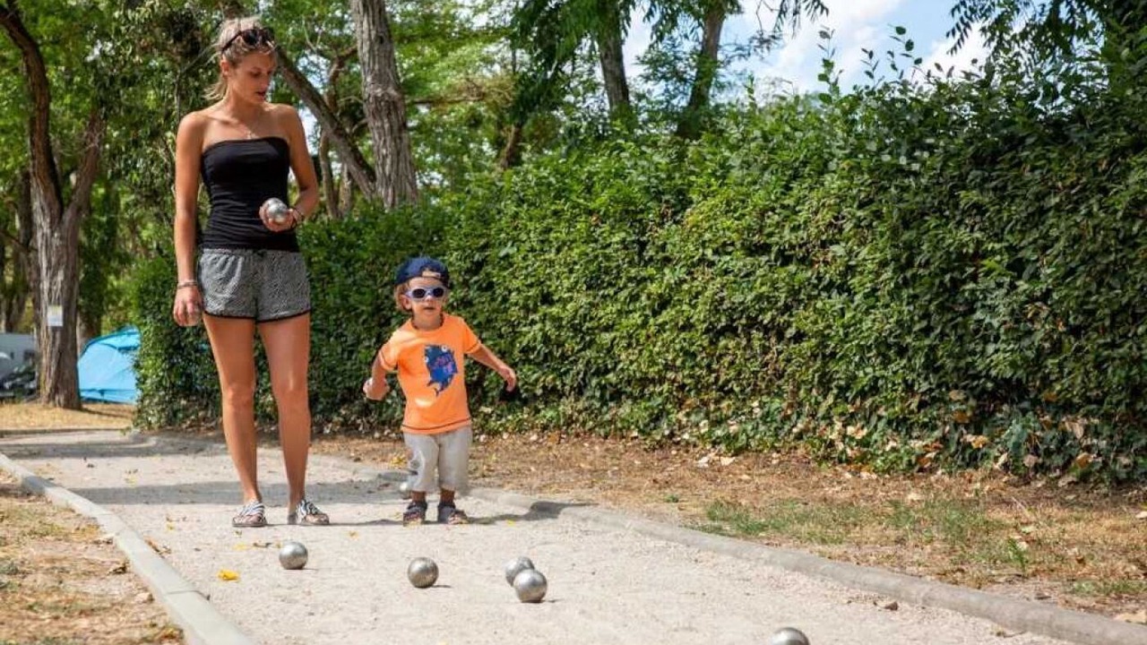 Photo of Others in Bannay