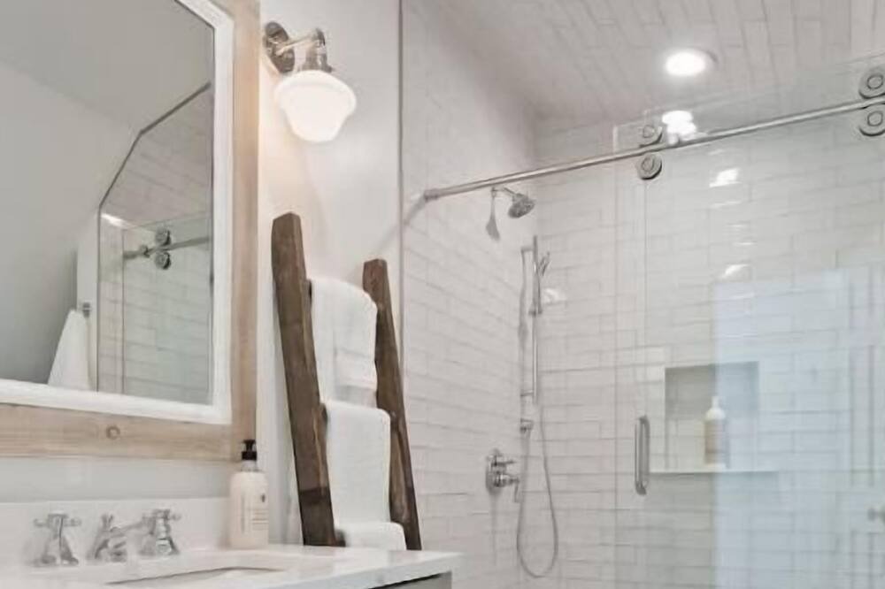 Photo of Bathroom in Franklin