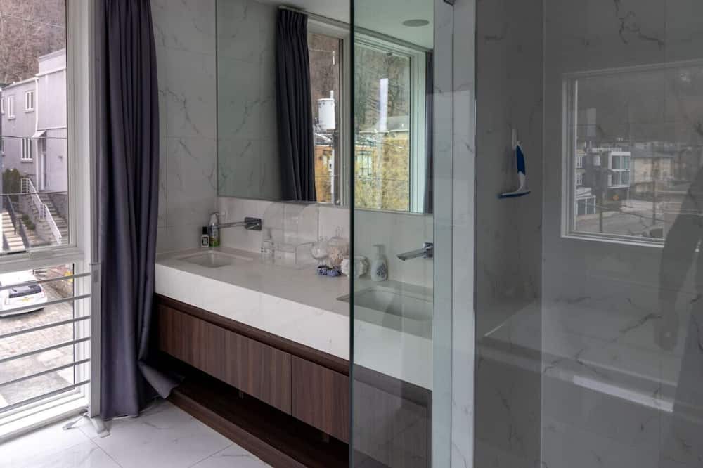 Photo of Others in Edgewater