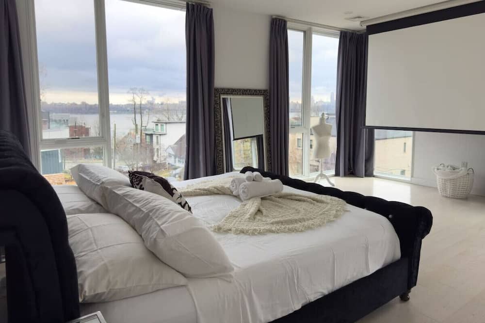 Photo of Others in Edgewater