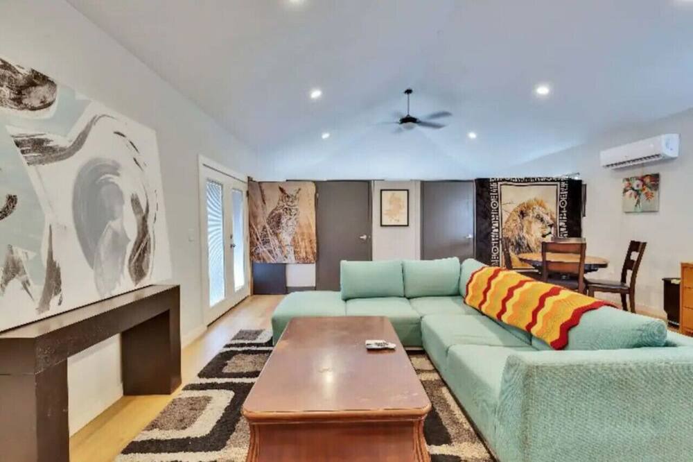 Photo of Livingroom in Manchaca