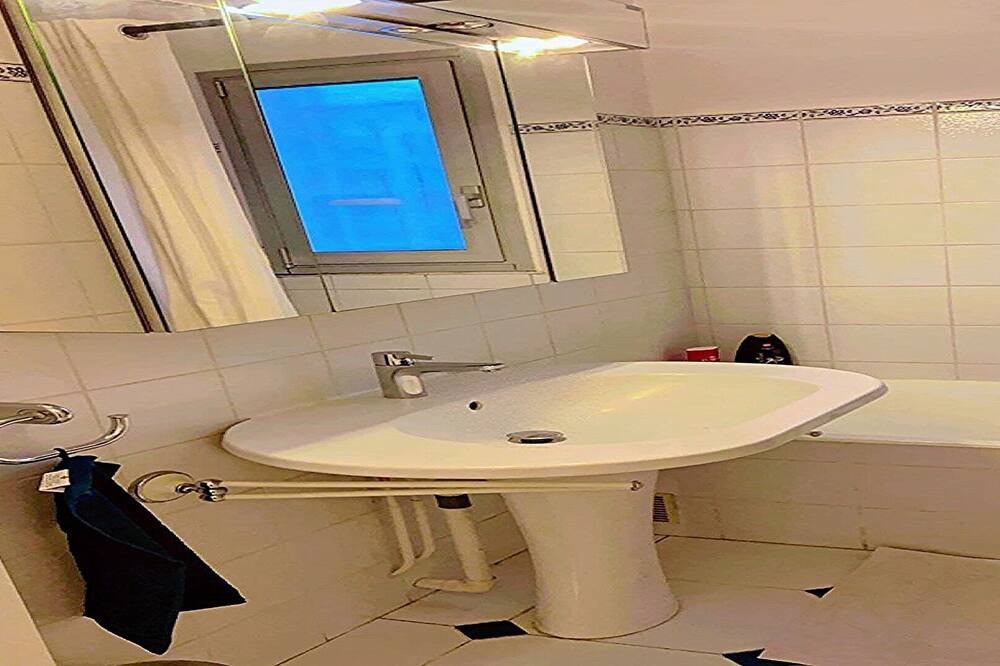 Photo of Bathroom in Meudon
