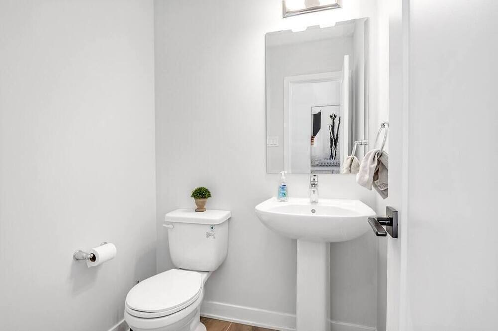 Photo of Bathroom in Cardinal Creek