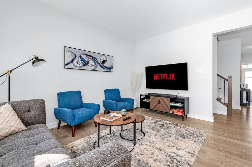 Photo of Livingroom in Cardinal Creek