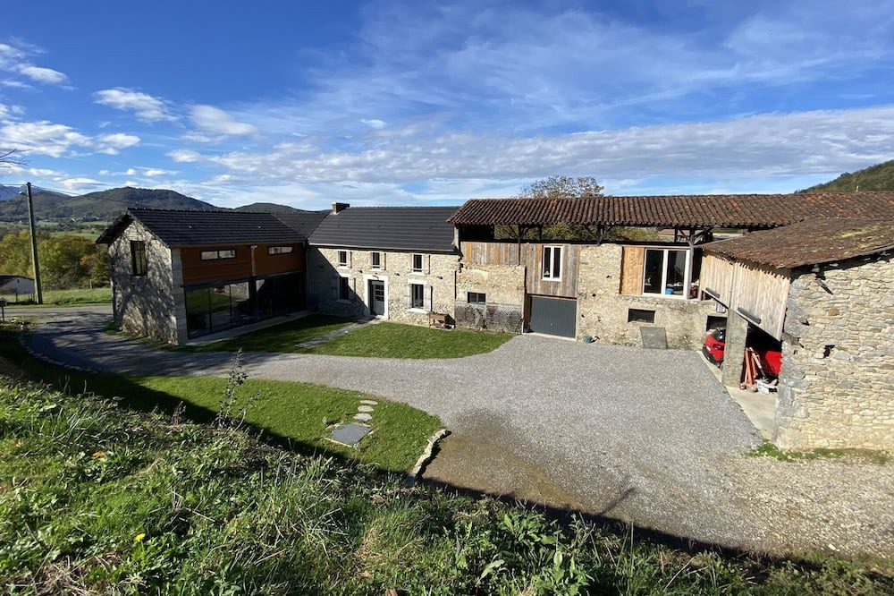 Photo of Outdoor in Montserie