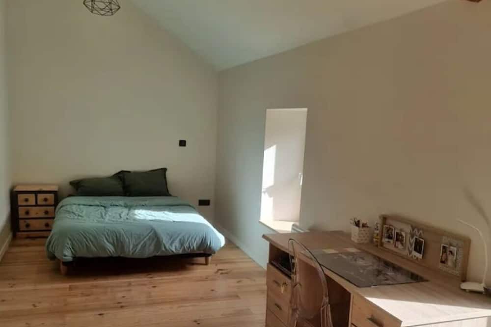 Photo of Bedroom in Montserie