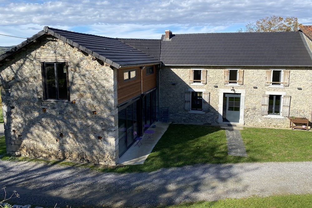 Photo of Outdoor in Montserie