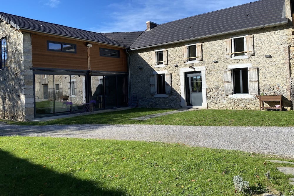 Photo of Outdoor in Montserie